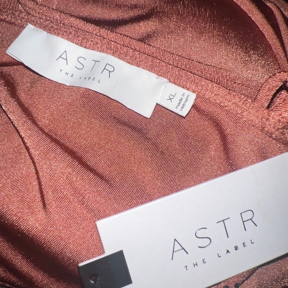 ASTR The Label Size XL Crossover Bodysuit Slinky Rust Color NEW Adjustable Twist - Picture 7 of 9